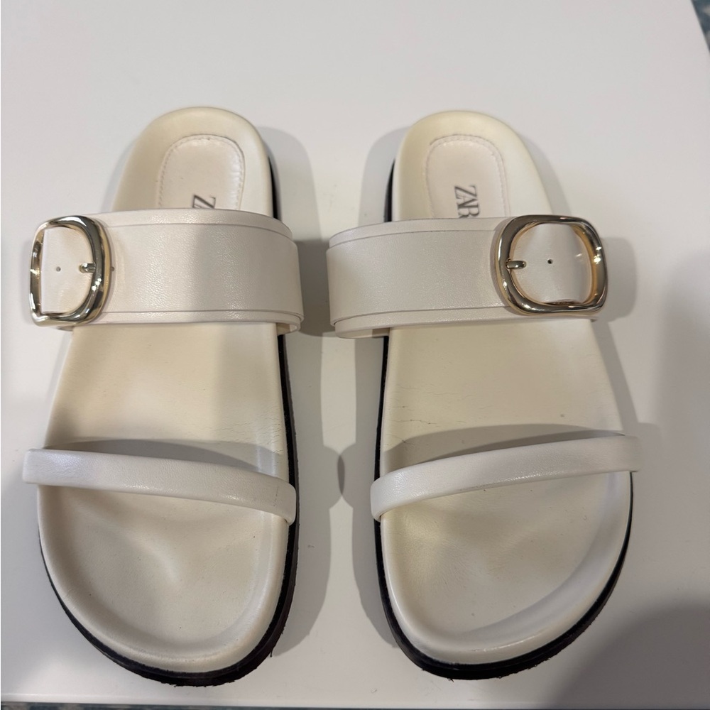 Zara Women's Cream Buckle Slide Sandals